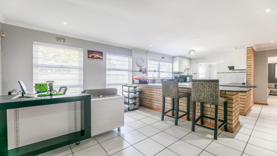 To Let 3 Bedroom Property for Rent in Edgemead Western Cape